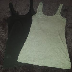 Set of 2 tank tops